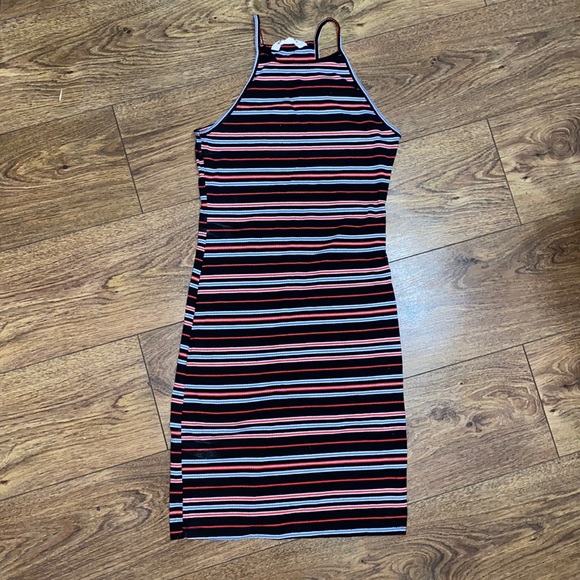 worn once for wedding,don’t like the way sits on me. black, blue, red, and white - Picture 1 of 2